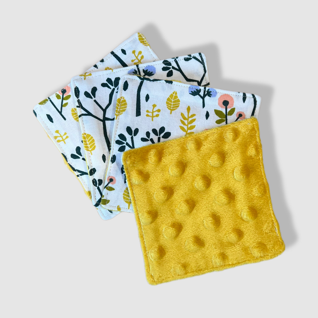 coton fleuri avec éponge jaune